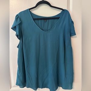 Torrid sz 2 short sleeve blouse